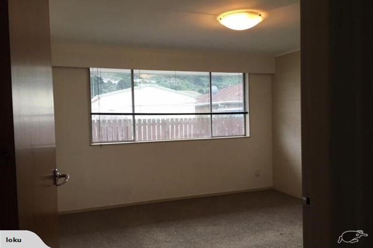 Photo of property in 3/10 Rawson Street, Tawa, Wellington, 5028