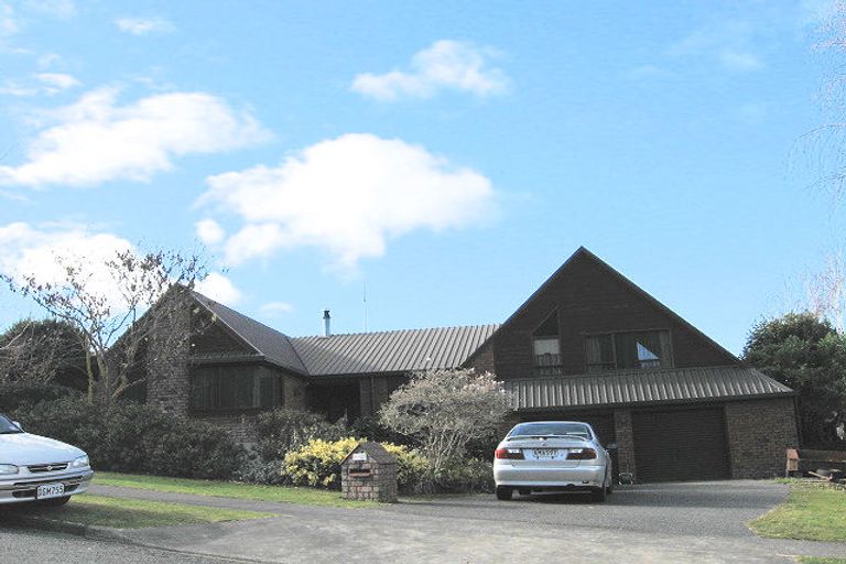 Photo of property in 5 Cumberland Rise, Taradale, Napier, 4112