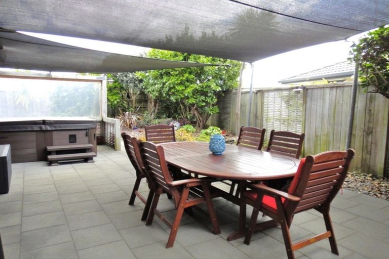 Photo of property in 22 Key West Drive, One Tree Point, 0118