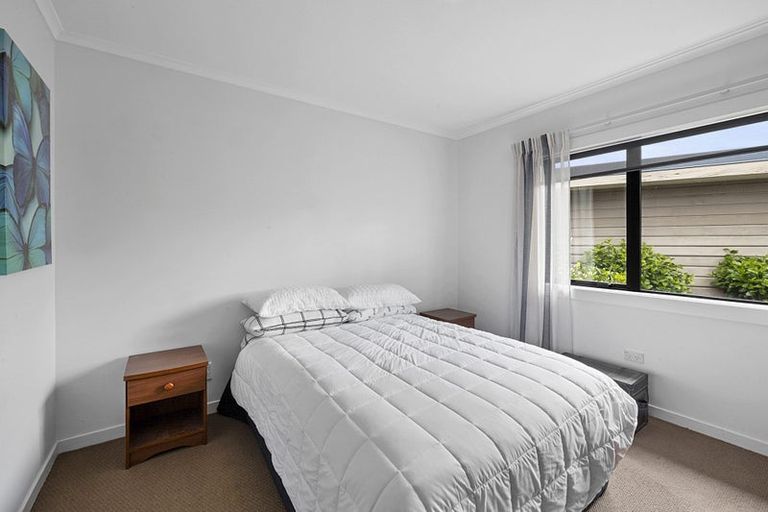 Photo of property in 39 Tiverton Crescent, Whalers Gate, New Plymouth, 4310