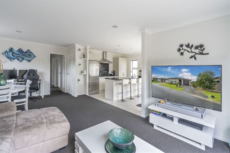 Photo of property in 87 Maylee Crescent, Gulf Harbour, Whangaparaoa, 0930