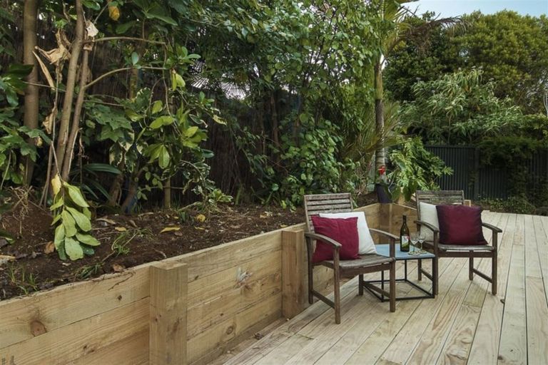 Photo of property in 2/12 Matatea Avenue, Pukekohe, 2120