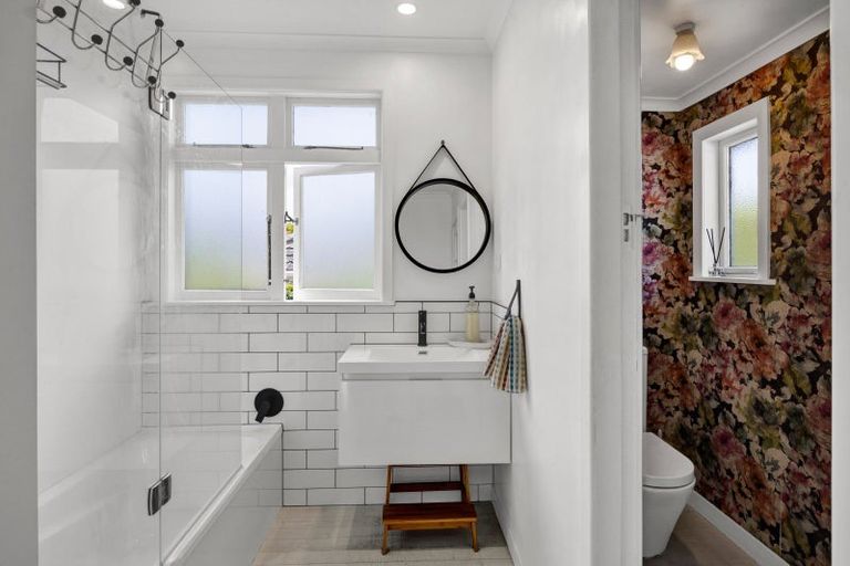 Photo of property in 9 Omata Road, Westown, New Plymouth, 4310