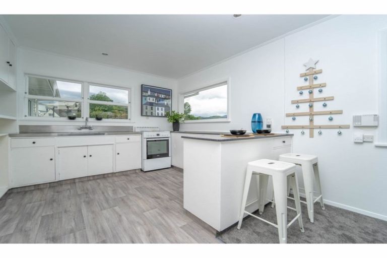 Photo of property in 64 Russell Street, Stepneyville, Nelson, 7010