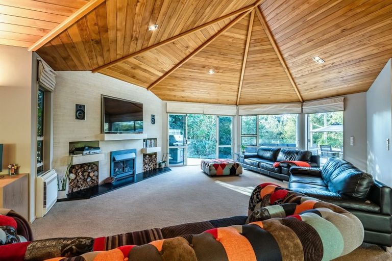 Photo of property in 138-140 Onetaunga Road, Chatswood, Auckland, 0626