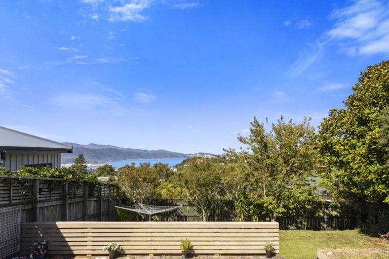 Photo of property in 206b Miromiro Road, Normandale, Lower Hutt, 5010