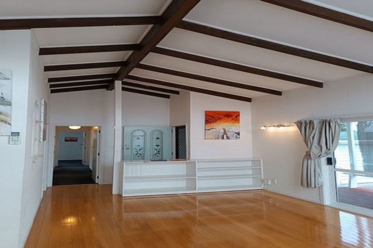 Photo of property in 168 Ennis Avenue, Pakuranga Heights, Auckland, 2010