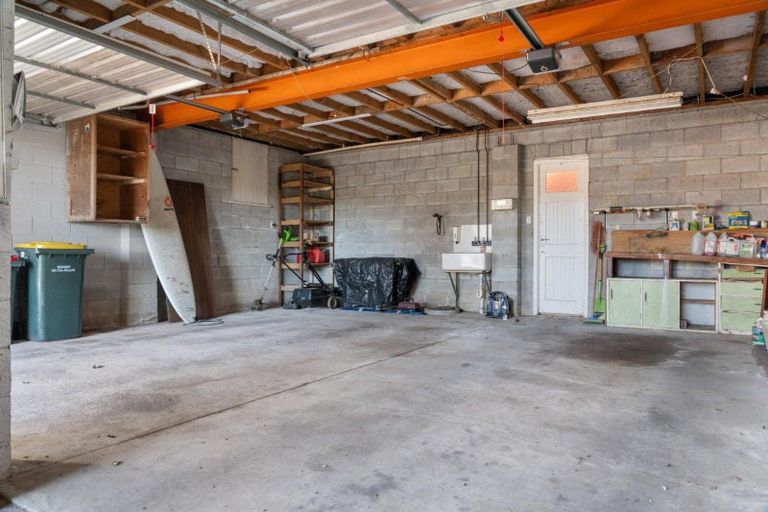 Photo of property in 22 Frankley Road, Westown, New Plymouth, 4310