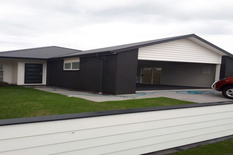 Photo of property in 12 Naeo Close, Papamoa Beach, Papamoa, 3118