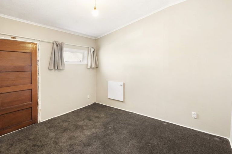 Photo of property in 62 Happy Valley Road, Owhiro Bay, Wellington, 6023