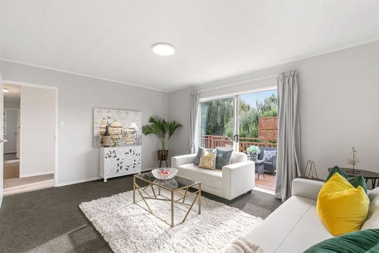 Photo of property in 8 Erica Road, Sunnynook, Auckland, 0620