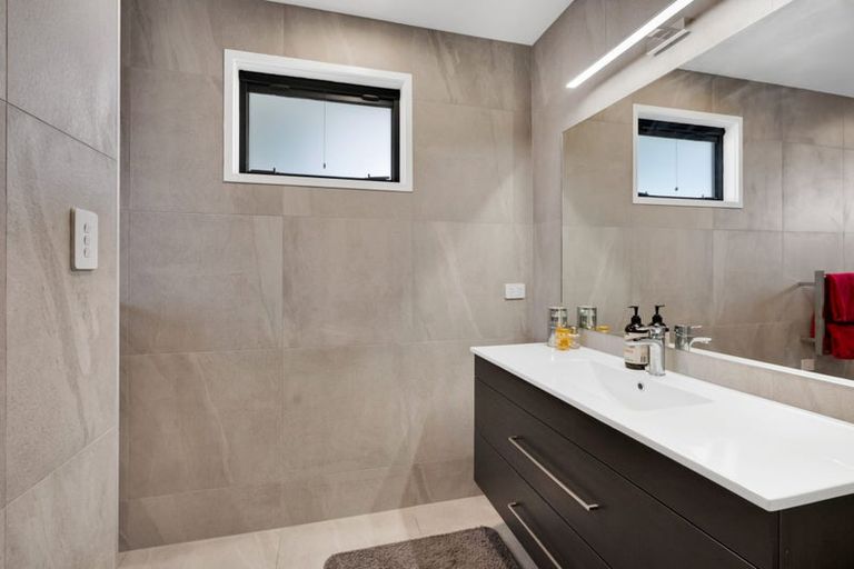 Photo of property in 8 Clinton Street, Fitzroy, New Plymouth, 4312