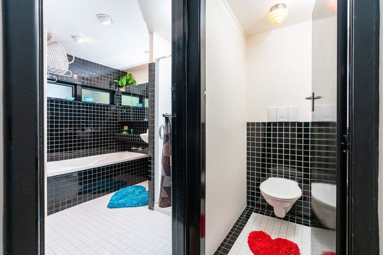 Photo of property in 111a Karori Road, Karori, Wellington, 6012