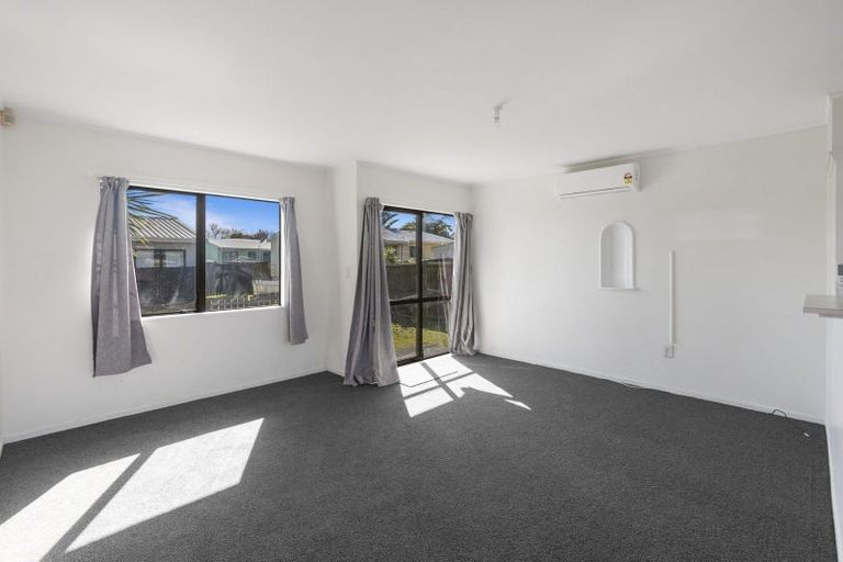 Photo of property in 1/20 Hatherley Place, Clendon Park, Auckland, 2103