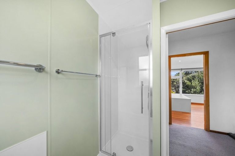 Photo of property in 10 Greenview Way, Miramar, Wellington, 6022