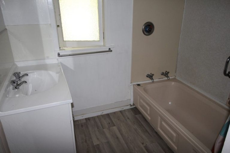 Photo of property in 83 Atawhai Road, Fitzherbert, Palmerston North, 4410