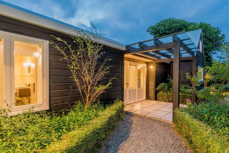 Photo of property in 11 River Glade, Waikanae, 5036