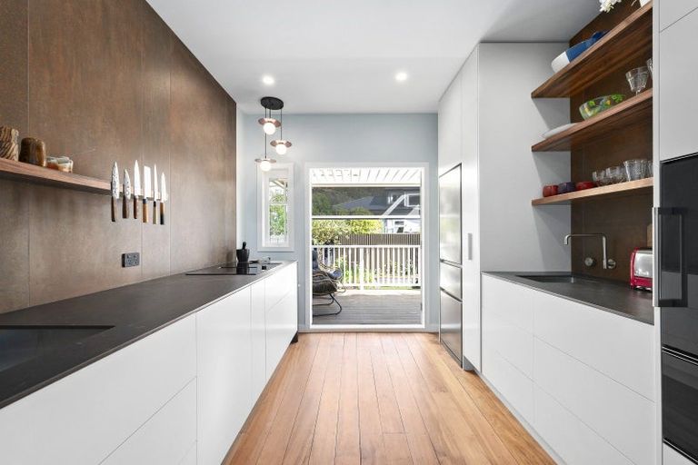 Photo of property in 6 Kowhai Street, Eastbourne, Lower Hutt, 5013