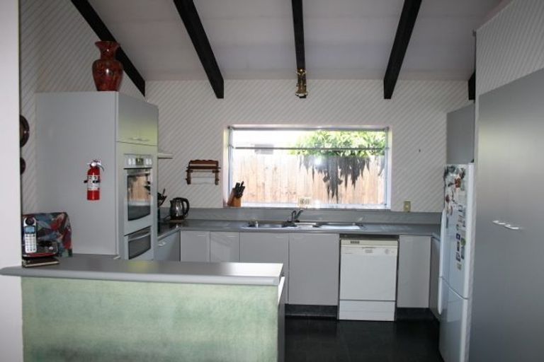 Photo of property in 50 Regency Crescent, Redwood, Christchurch, 8051