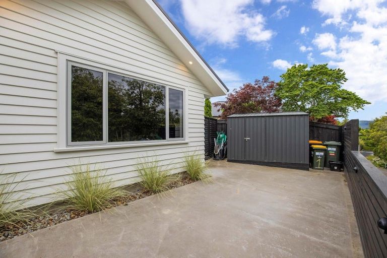 Photo of property in 1 Waimarama Court, Roslyn, Palmerston North, 4414