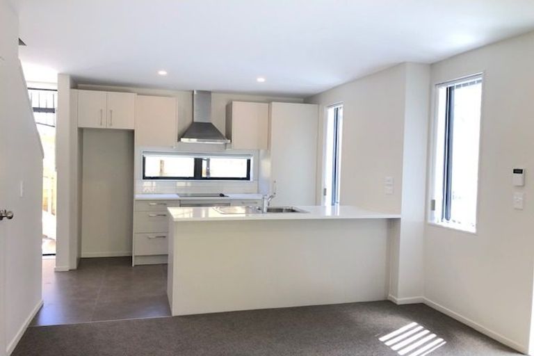 Photo of property in 60d Seymour Road, Sunnyvale, Auckland, 0612