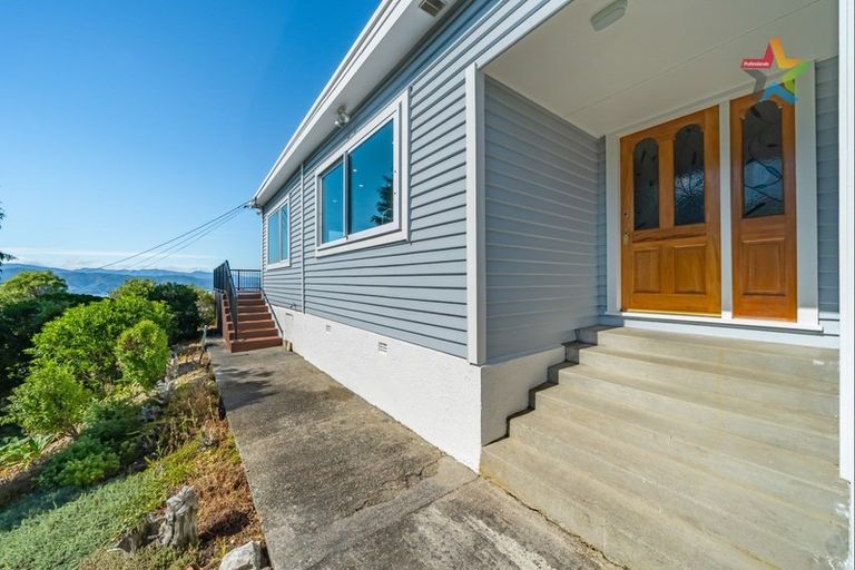 Photo of property in 54 Akatea Road, Korokoro, Lower Hutt, 5012