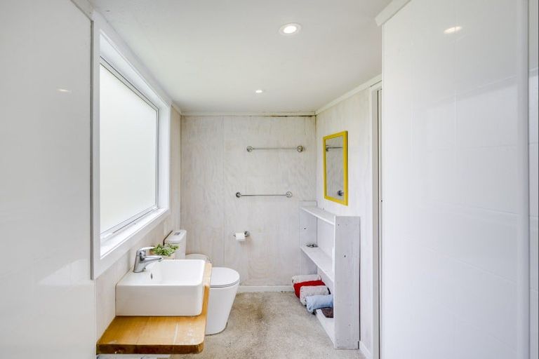 Photo of property in 106 Tiakitai Road, Waimarama, Havelock North, 4294