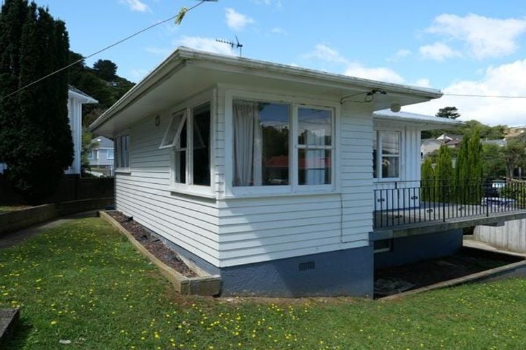 Photo of property in 113 Parkvale Road, Karori, Wellington, 6012