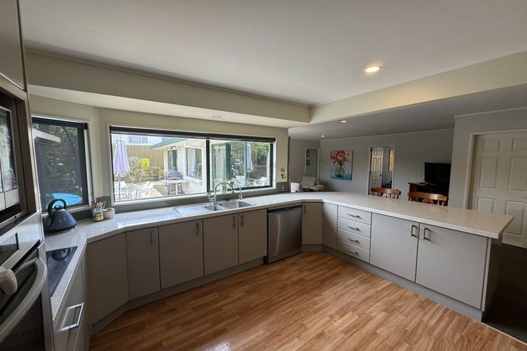 Photo of property in 3 West Fairway, Golflands, Auckland, 2013