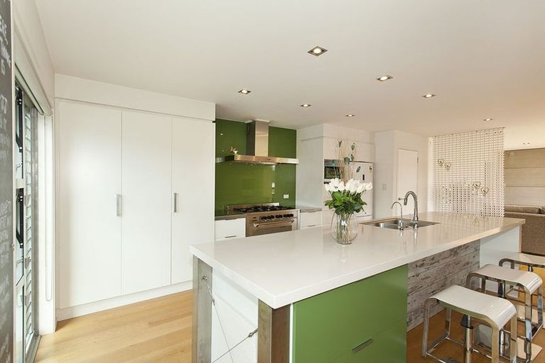 Photo of property in 78 Beach Road, Castor Bay, Auckland, 0620