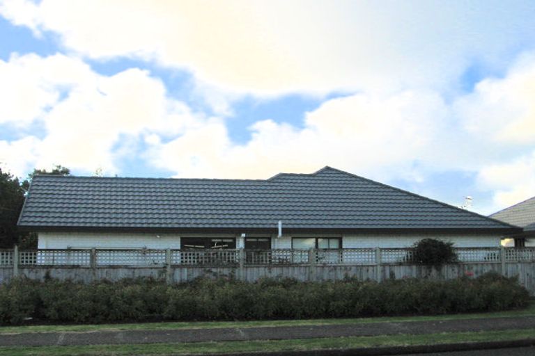 Photo of property in 5 Rimu Street, Waikanae, 5036