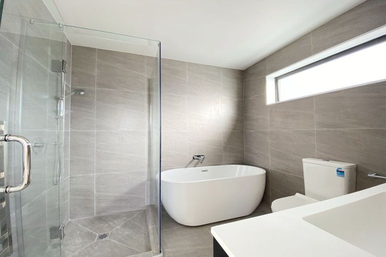 Photo of property in 16d Elliott Avenue, Bayview, Auckland, 0629