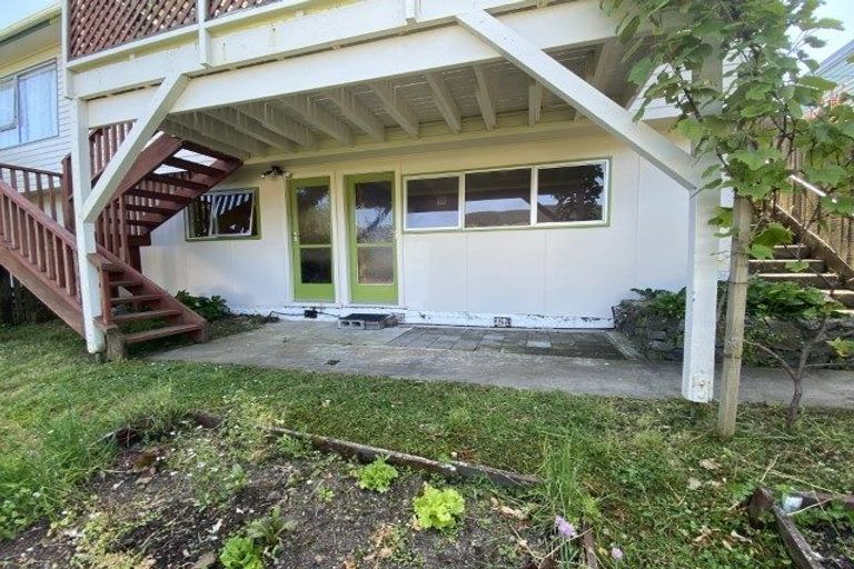 Photo of property in 15b Florio Terrace, Tawa, Wellington, 5028