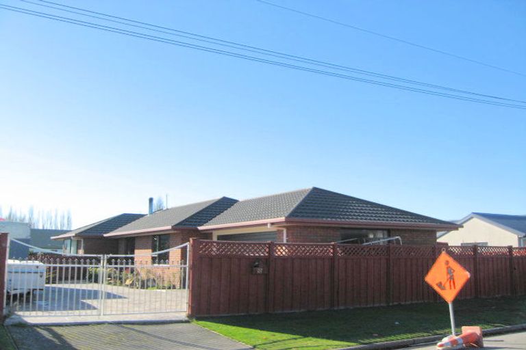 Photo of property in 27 Factory Road, Belfast, Christchurch, 8051