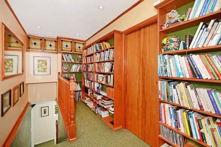 Photo of property in 50 Moore Street, Hillcrest, Auckland, 0627