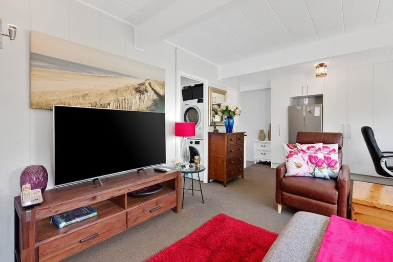 Photo of property in 7/18 Parr Terrace, Castor Bay, Auckland, 0620