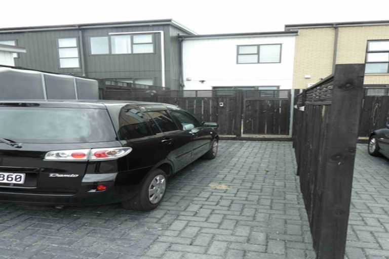 Photo of property in 80 Manarini Road, Westgate, Auckland, 0614