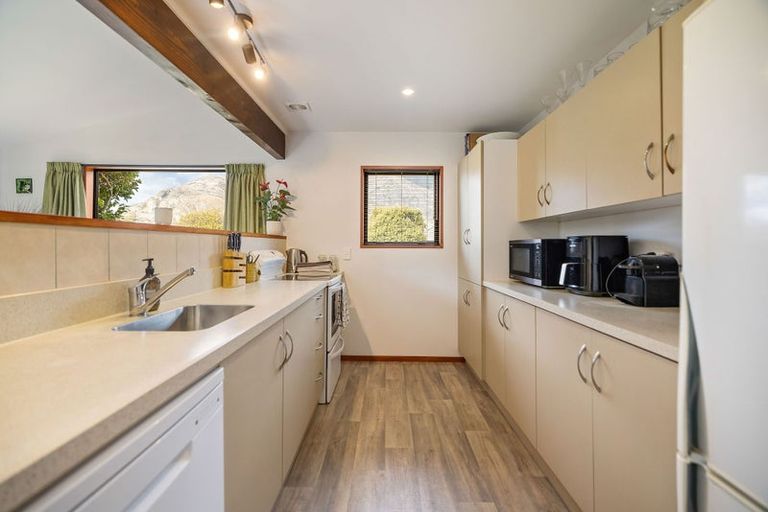 Photo of property in 39 Remarkables Crescent, Frankton, Queenstown, 9300