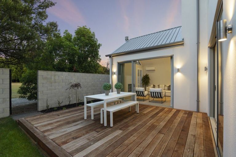 Photo of property in 96a Saint James Avenue, Papanui, Christchurch, 8053