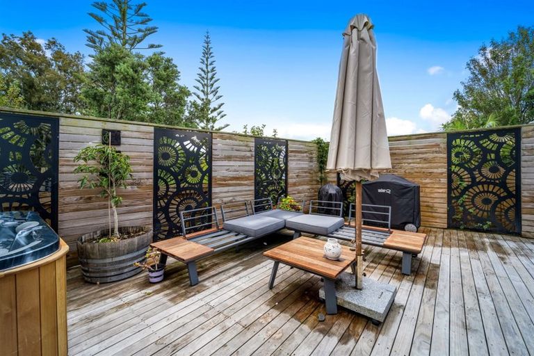 Photo of property in 6b Dobell Road, Stanmore Bay, Whangaparaoa, 0932