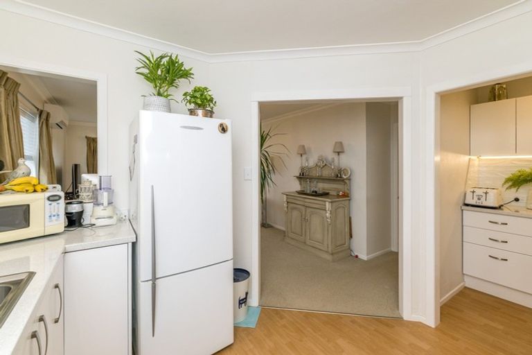 Photo of property in 42 York Street, Levin, 5510