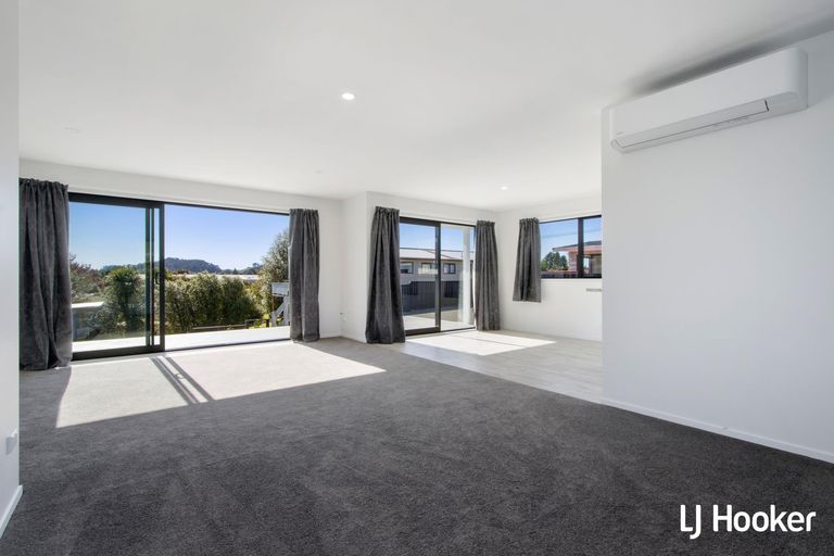 Photo of property in 46 Roberts Street, Tawa, Wellington, 5028