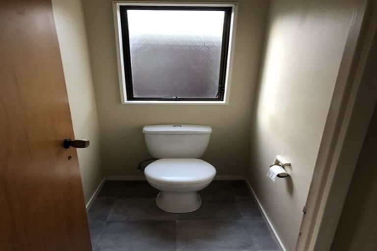 Photo of property in 42 Sandgate Avenue, Botany Downs, Auckland, 2010