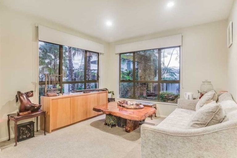 Photo of property in 2/27 Commodore Parry Road, Castor Bay, Auckland, 0620