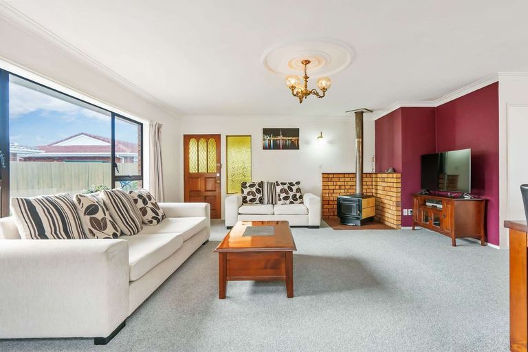 Photo of property in 2/529 Weymouth Road, Weymouth, Auckland, 2103