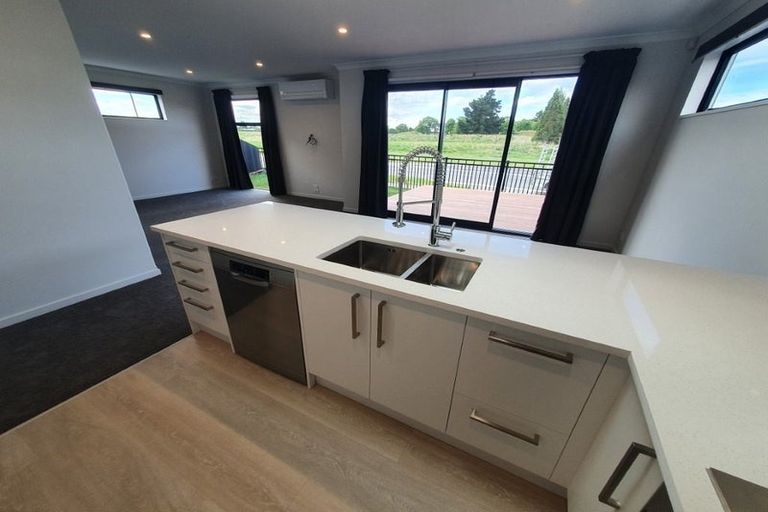 Photo of property in 14 Koral Lane, Broomfield, Christchurch, 8042