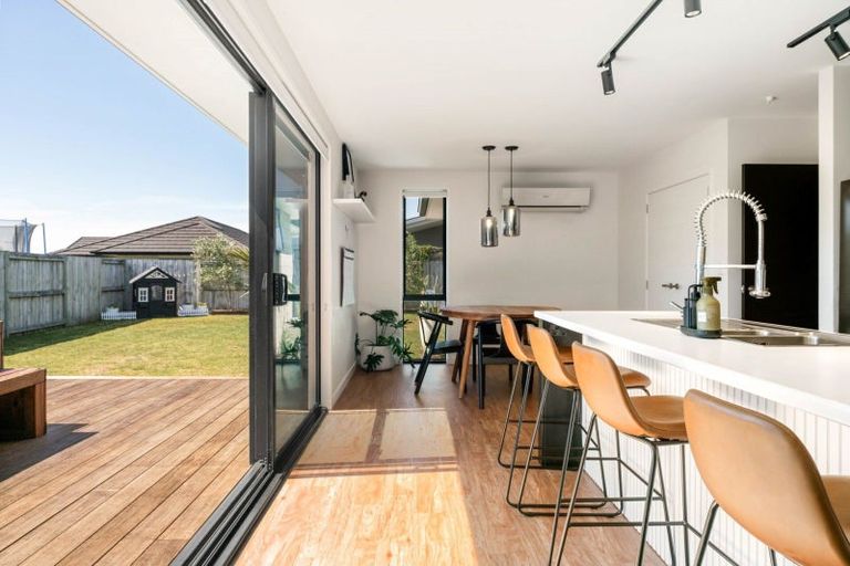 Photo of property in 11 Livingstone Drive, Papamoa Beach, Papamoa, 3118