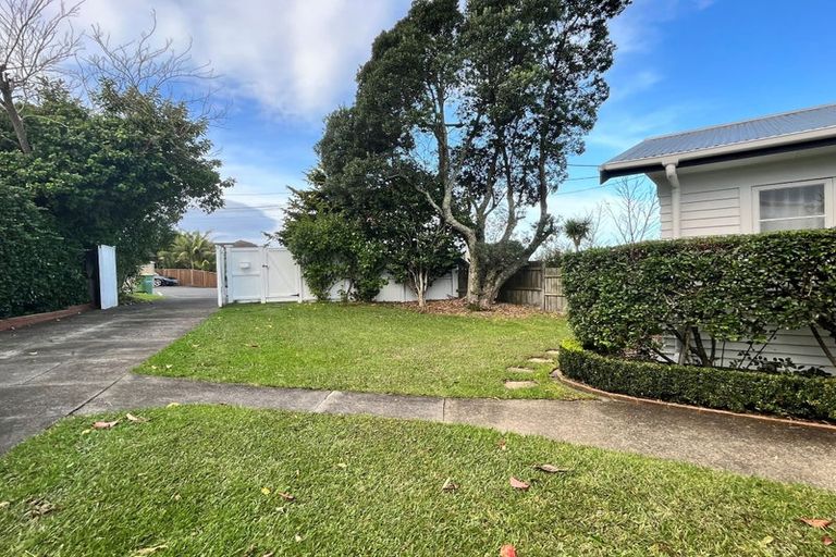 Photo of property in 9 Gull Lane, Mairangi Bay, Auckland, 0630