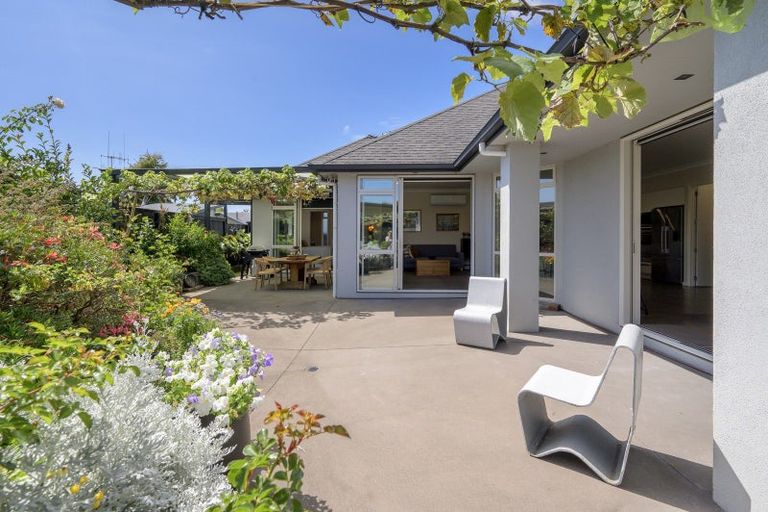 Photo of property in 22 Hansard Place, Bethlehem, Tauranga, 3110