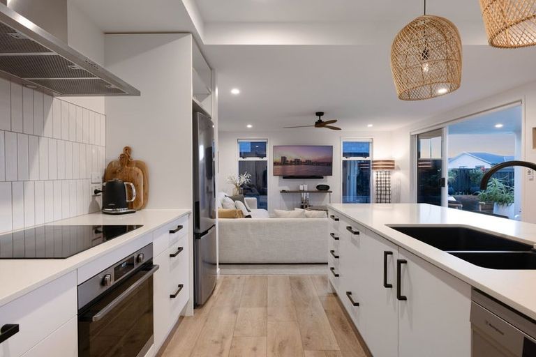 Photo of property in 164 Te Okuroa Drive, Papamoa, 3118